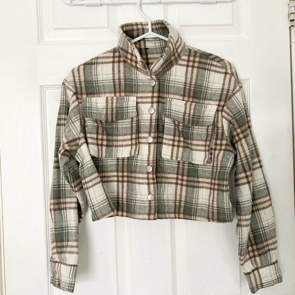 Cropped Flannel Shacket - Picture 2 of 2